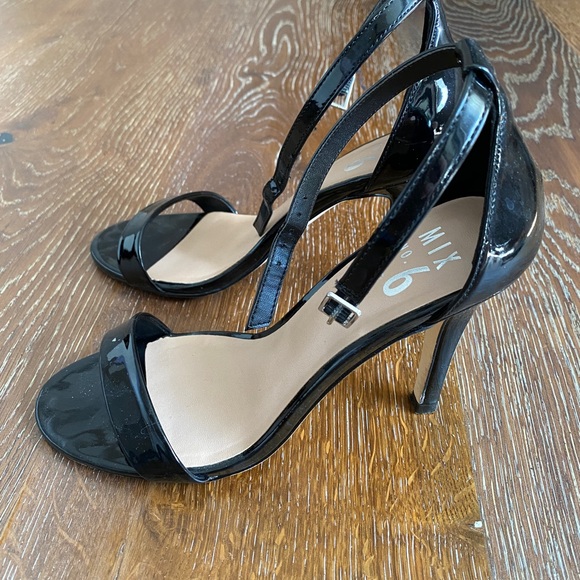 Ankle Strap heel 3.5” heel - Picture 2 of 4